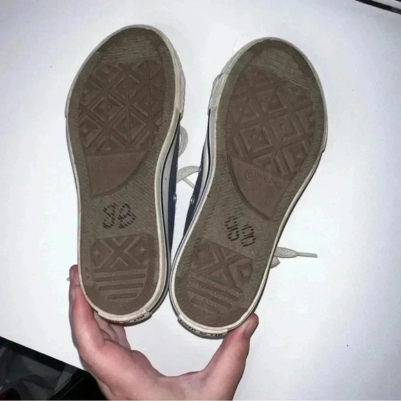 Converse Chuck Taylor all star shoes youth size 1 Grey  & White Barely Worn - Picture 6 of 7